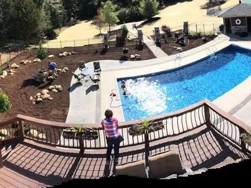 Pool installers job near Pleasant Hill, IA